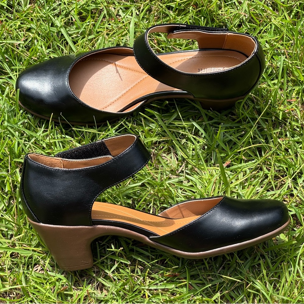 Easy Spirit Women’s Size 10M Black Ankle Strap Pumps Block Heel Comfort Shoes